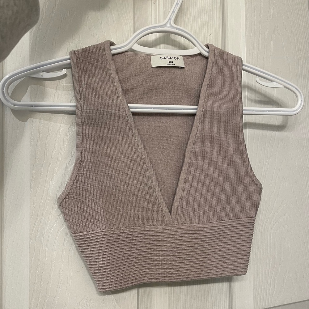 COPY - Babaton sculpt knit v-neck crop top xxs